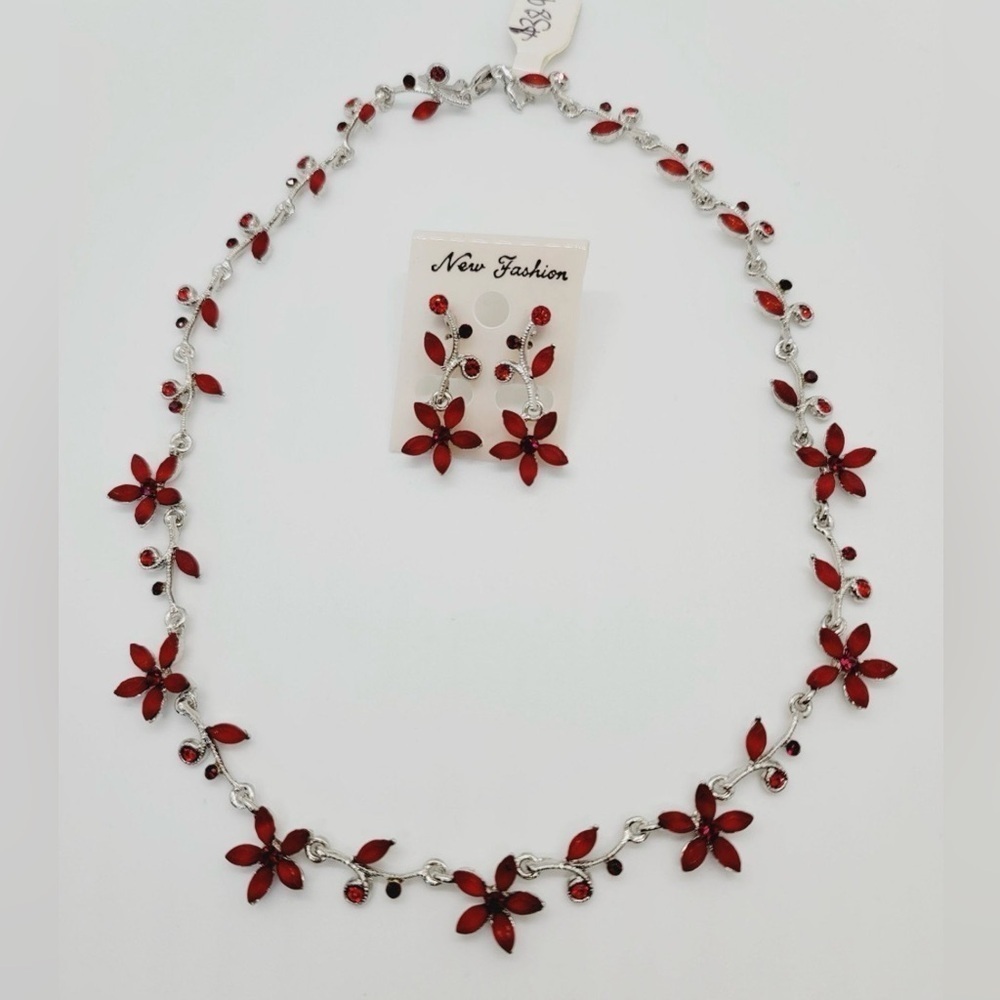 NWT Rhodium plated Cubic Zirconia necklace and earrings set
